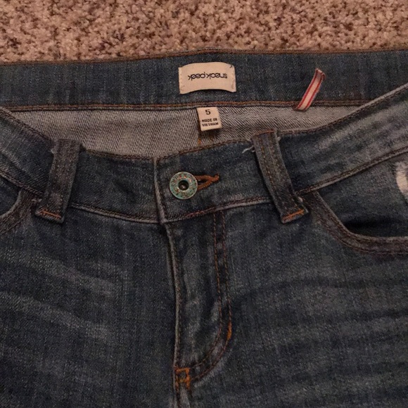 Sneak Peak Jeans - Picture 3 of 3